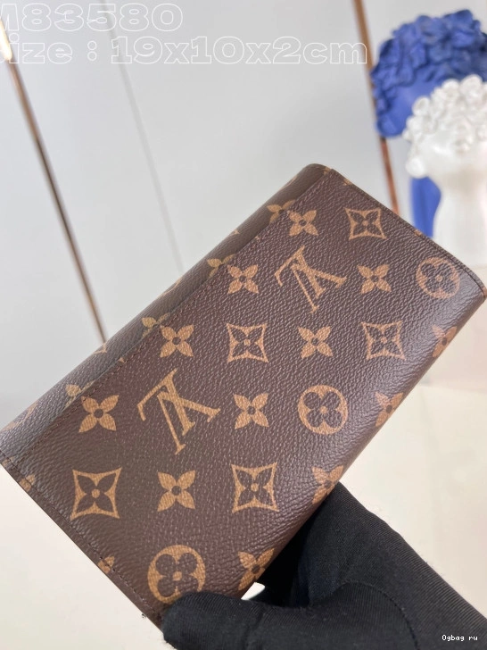 SARAH WALLET-19*10.5*2cm Louis Vuitton 0812